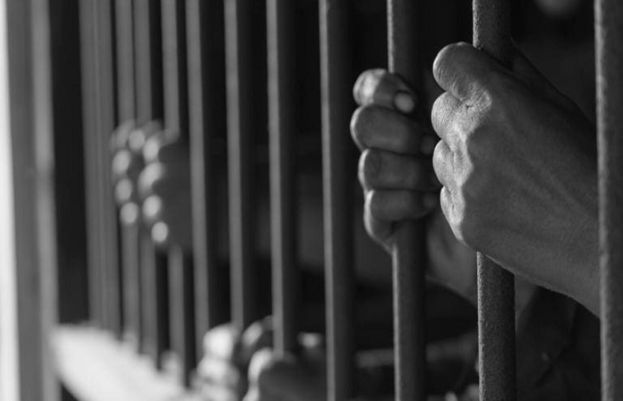 سندھ کے شہر سجاول میں جوڈیشل سب جیل کے تین قیدی کھڑکی توڑ کر فرار ہو گئے۔