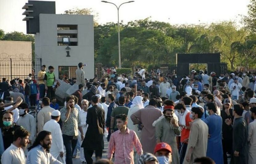 انسداد دہشت گردی عدالت راولپنڈی نے نو مئی کے واقعات میں حساس تنصیبات پر حملوں کے اکتیس ملزمان کا چھ روزہ جسمانی ریمانڈ منظورکرلیا۔