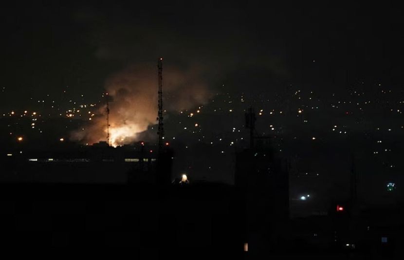 ایران نے خطے میں موجود امریکی مفادات اور فوجی تنصیبات کو نشانہ بنانے کا اعلان کرتے ہوئے جوابی حملوں کا دعویٰ کیا ہے