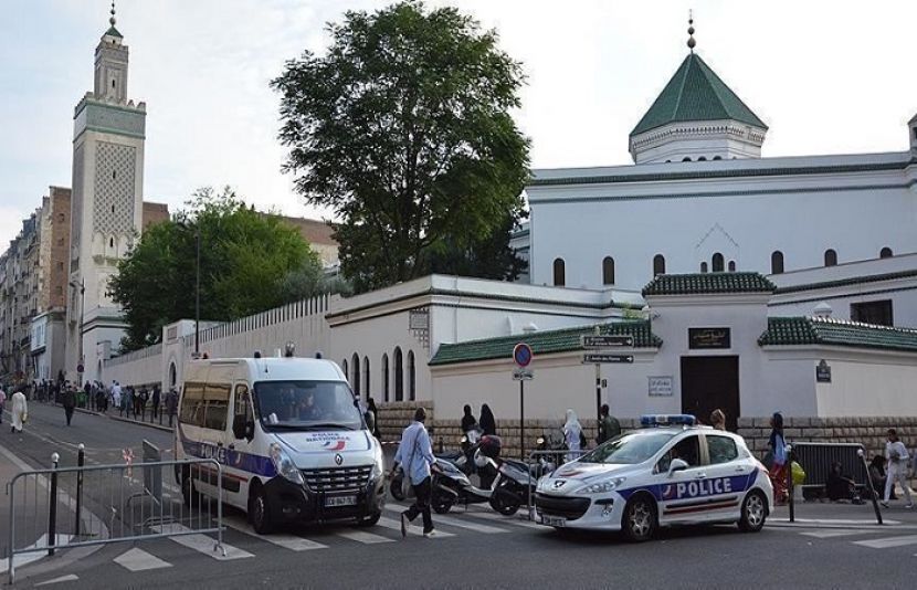 فرانس ميں ايک ہفتے کے دوران دوسری مسجد پر آتش گير مادے سے حملہ کیا گیا