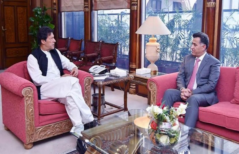 وزیراعظم عمران خان سے انٹر سروسز انٹیلی جنس (آئی ایس آئی) کے ڈائریکٹر جنرل لیفٹیننٹ جنرل فیض حمید نے ملاقات کی ہے