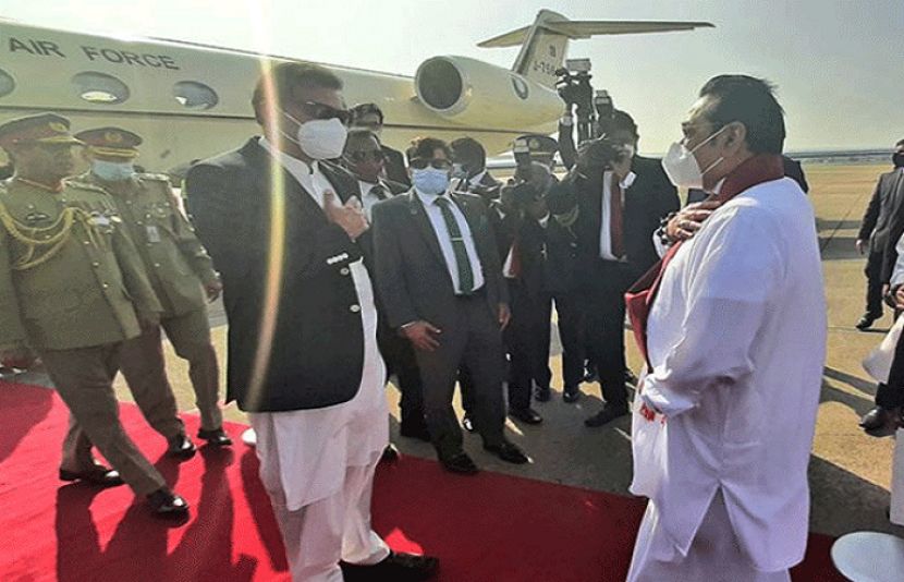 وزیر اعظم عمران خان کے دورہ سری لنکا پر روانہ 